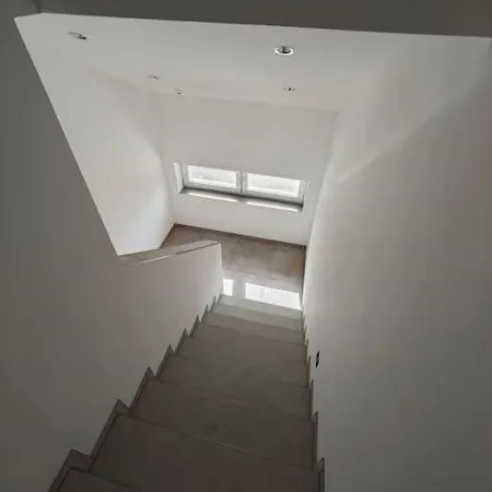 Apartment Moebilierte Dachgeschosswohnung Hutschenhausen